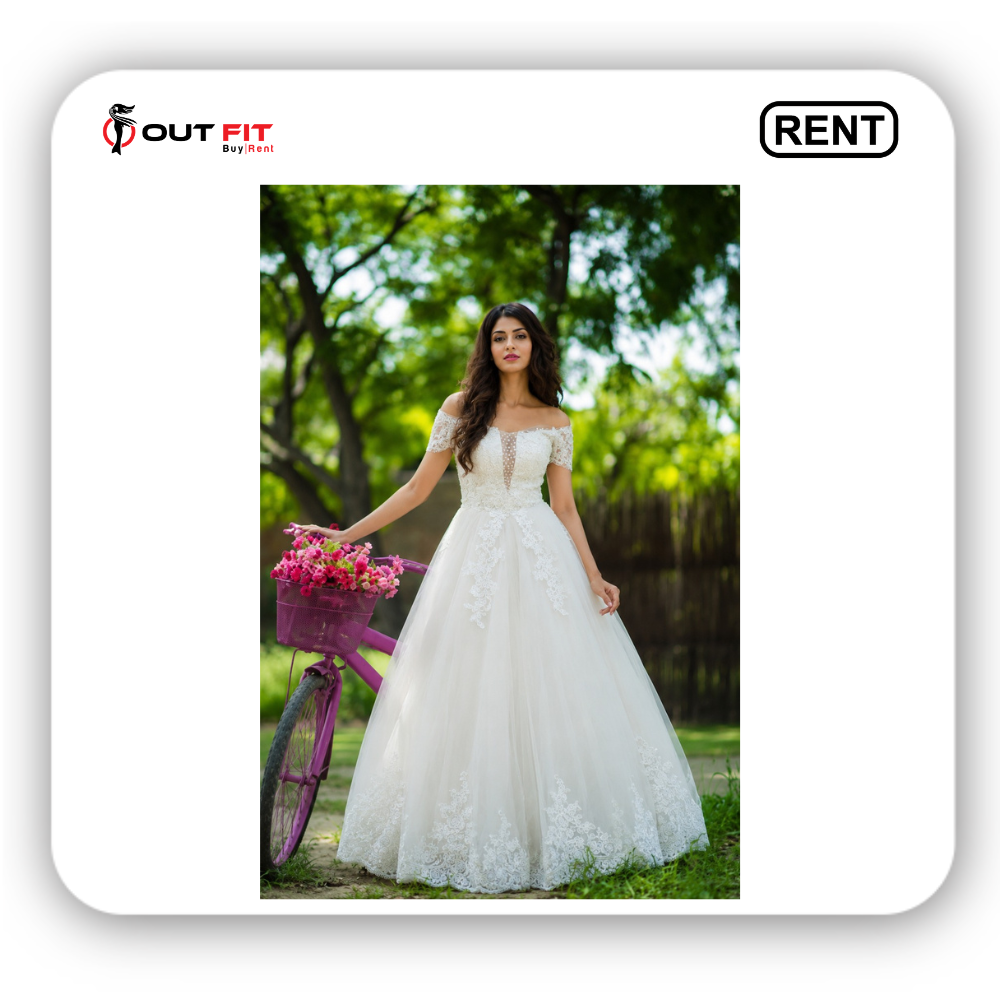 Beautiful white modern bridal elegant wedding wear on rent in Bangalore displayed on a mannequin.